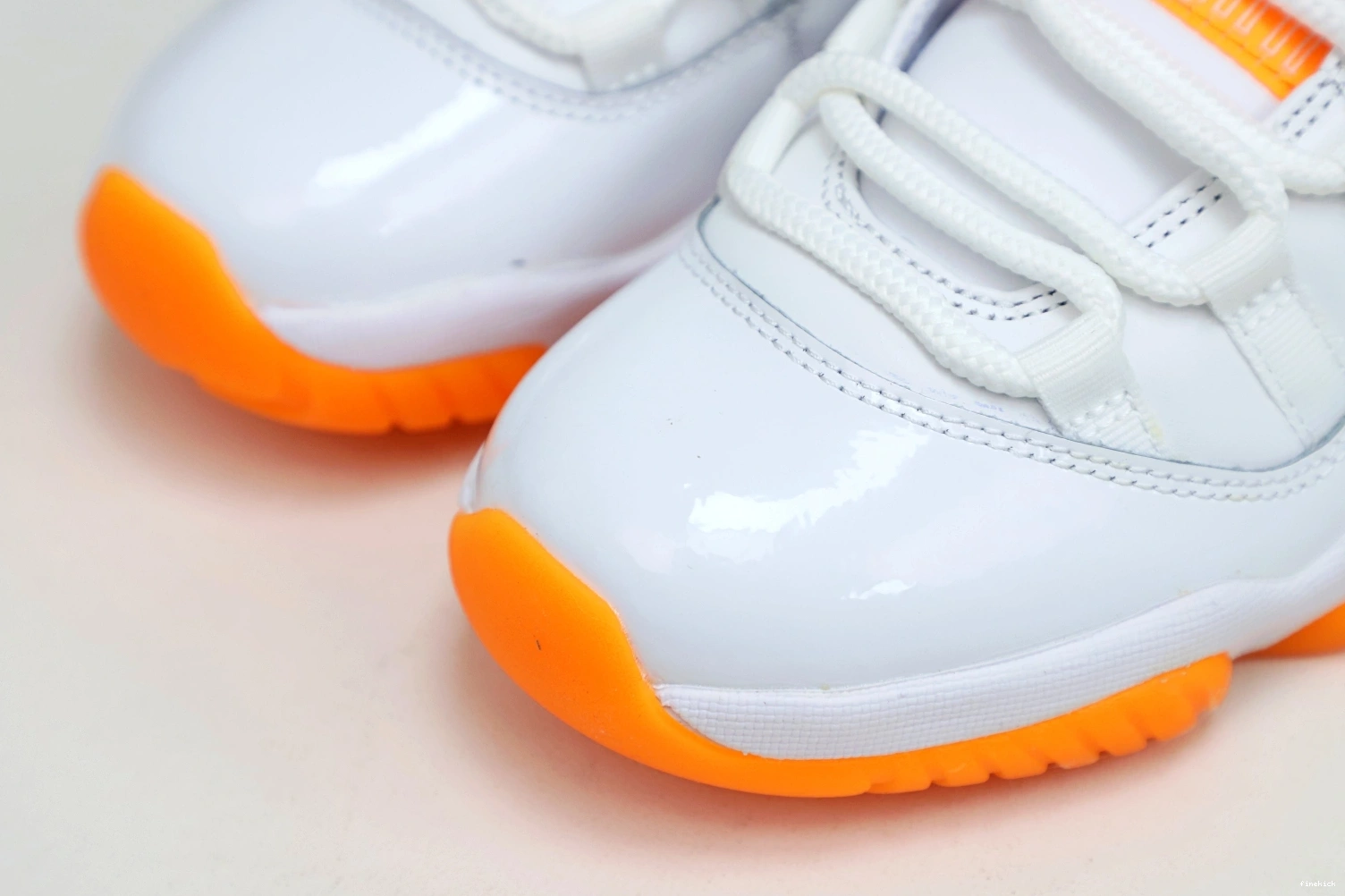 AIR RETRO WMNS CITRUS' LOW JORDAN 'BRIGHT 11 0727